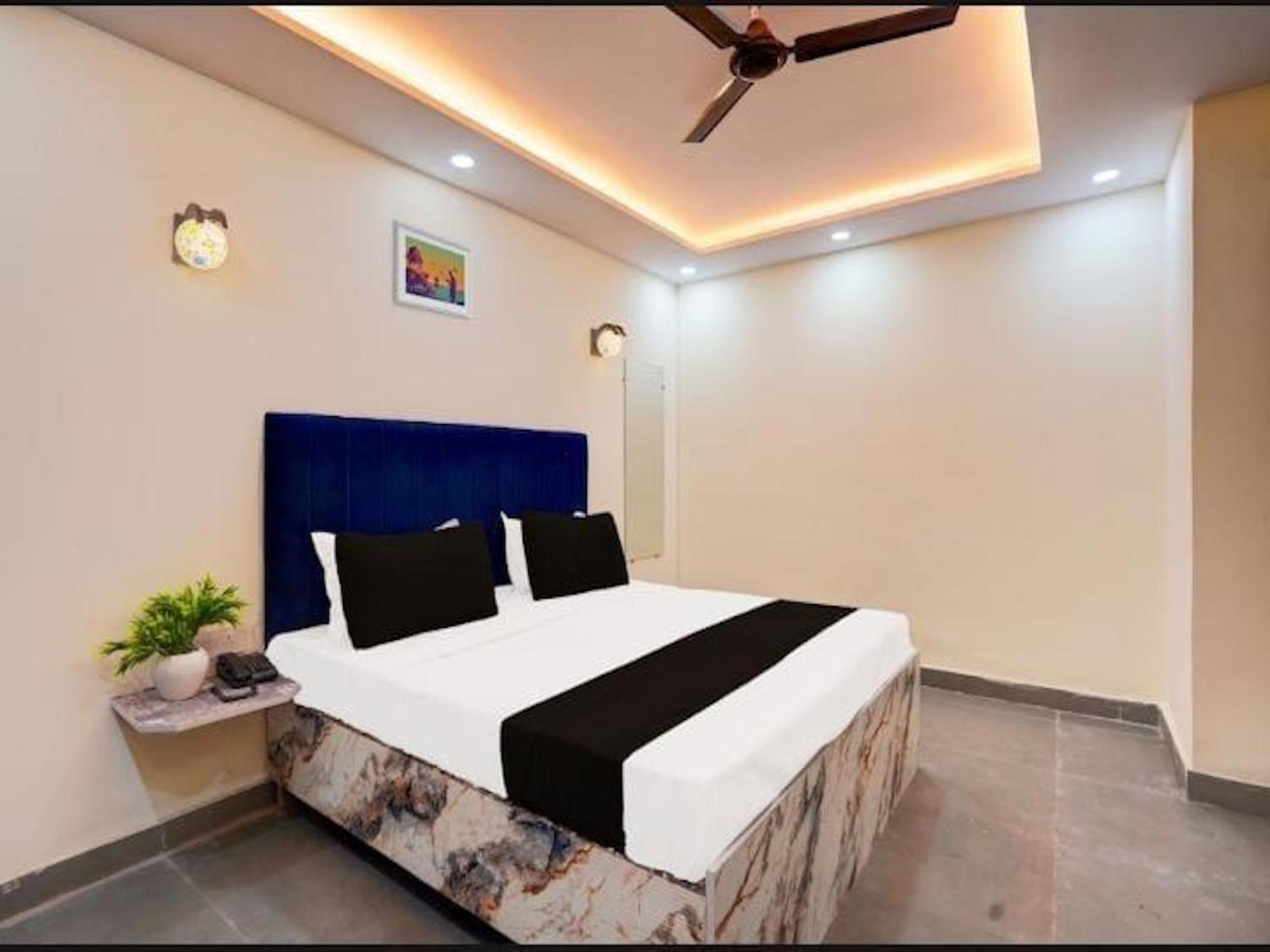 Hotel City Palace Nuova Delhi Esterno foto